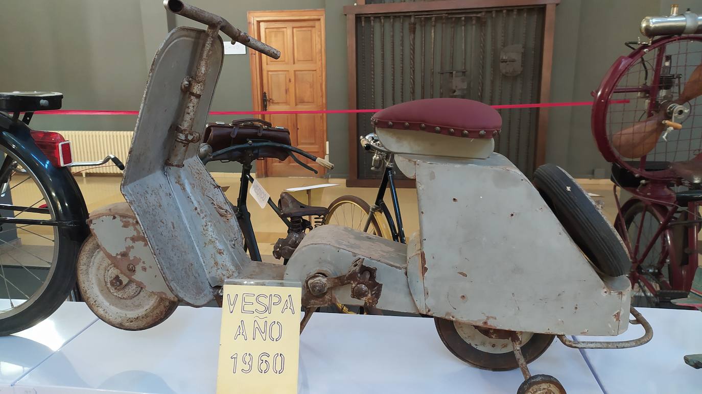 Fotos: Exposición de bicicletas antiguas en Medina de Rioseco