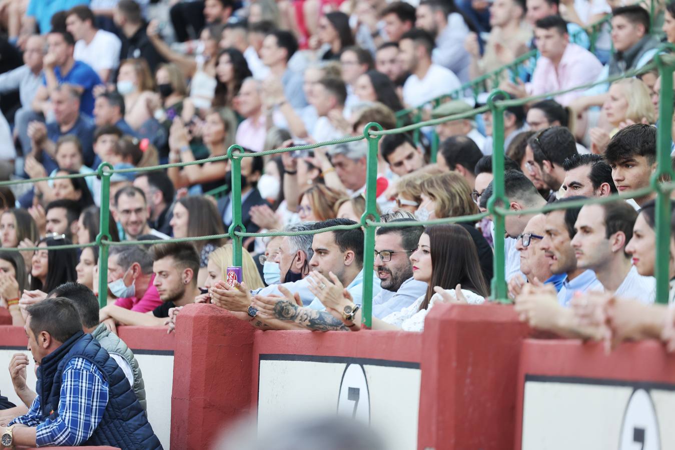 Fotos: Ambiente en la plaza de toros de Valladolid durante el concurso de cortes