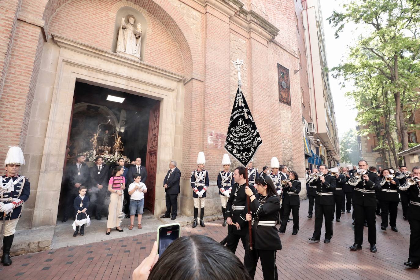 Fotos: Procesión y ofrenda floral a San Pedro Regalado en Valladolid