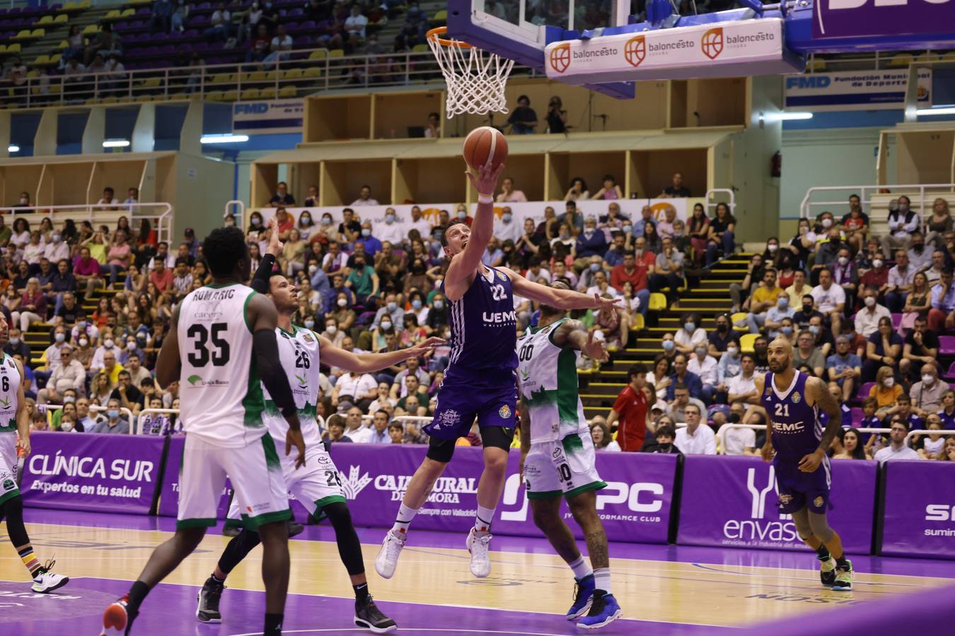 Fotos: Partido entre el Real Valladolid Baloncesto y el Cáceres (92-75)