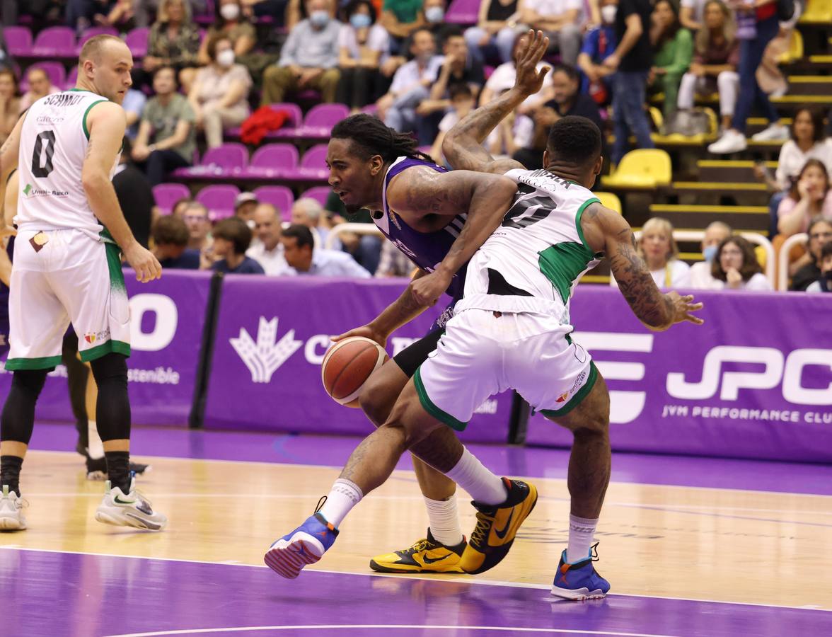 Fotos: Partido entre el Real Valladolid Baloncesto y el Cáceres (92-75)