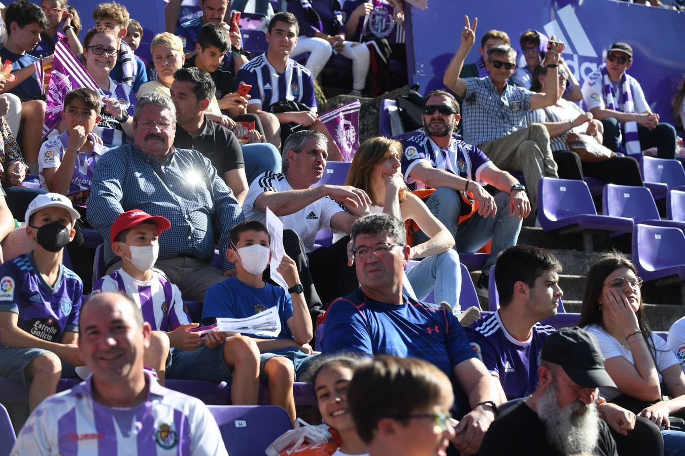 Fotos: Búscate en la grada del Zorrilla (2/6)