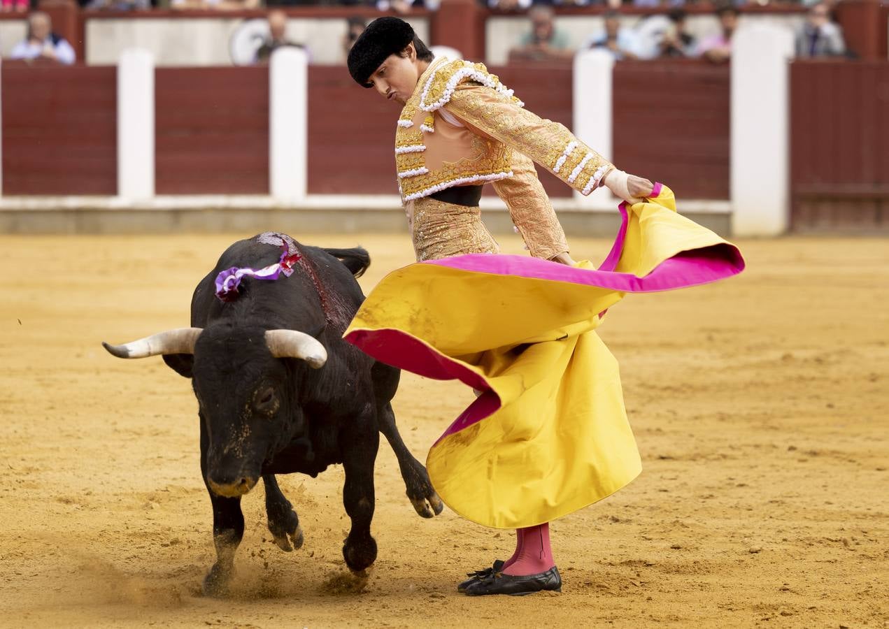 Fotos: Roca Rey y Tomás Rufo abren la puerta grande en Valladolid (1/3)