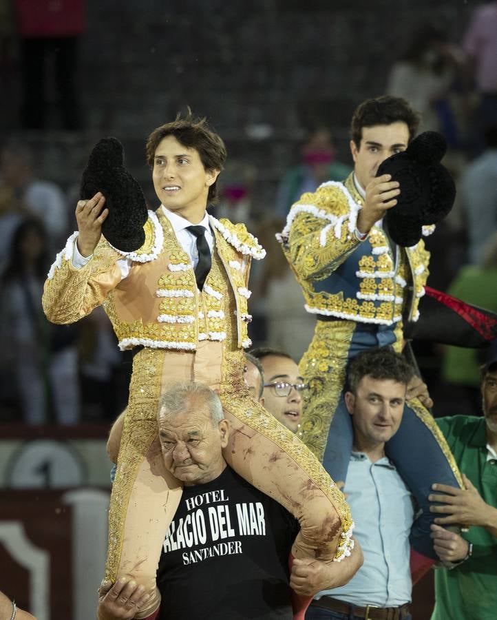 Fotos: Roca Rey y Tomás Rufo abren la puerta grande en Valladolid (2/3)
