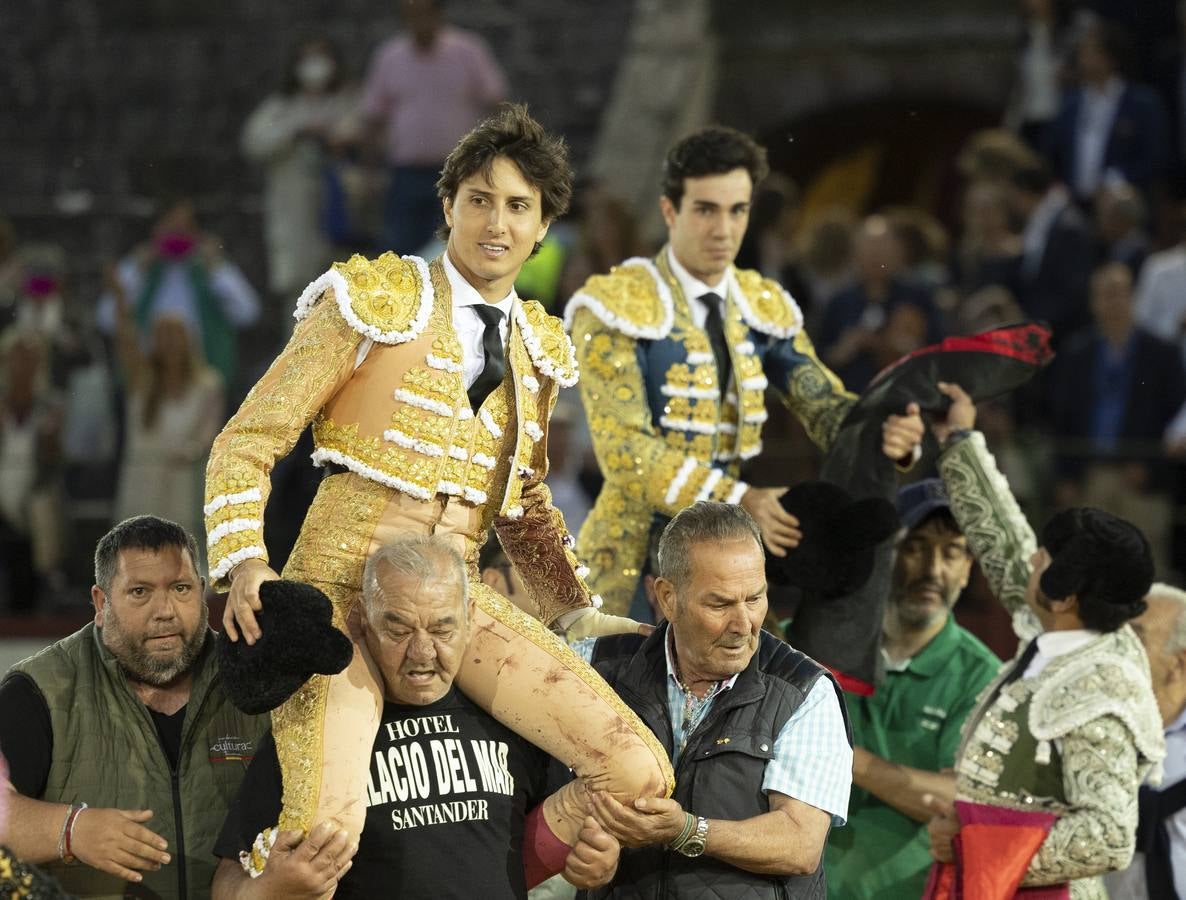 Fotos: Roca Rey y Tomás Rufo abren la puerta grande en Valladolid (2/3)