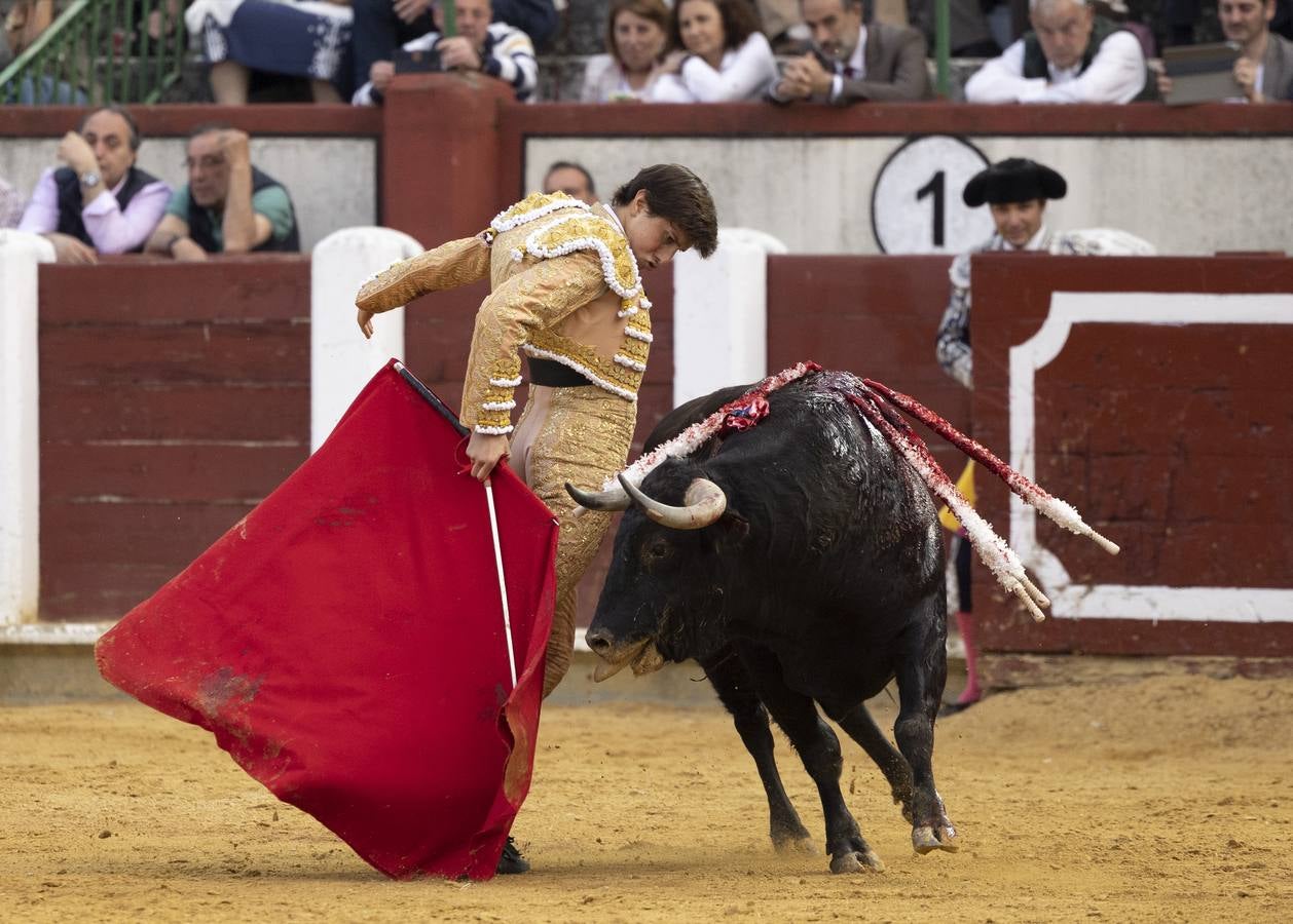 Fotos: Roca Rey y Tomás Rufo abren la puerta grande en Valladolid (3/3)