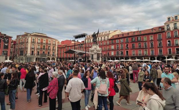 Aspecto que luce la Plaza Mayor minutos después de las ocho y media de la tarde. 