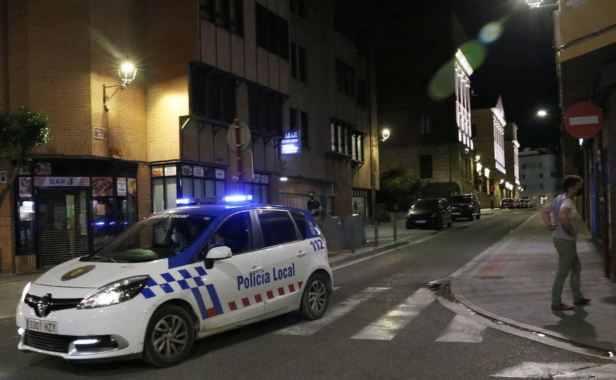 Agreden con una botella en la cabeza a un joven en un bar de Palencia