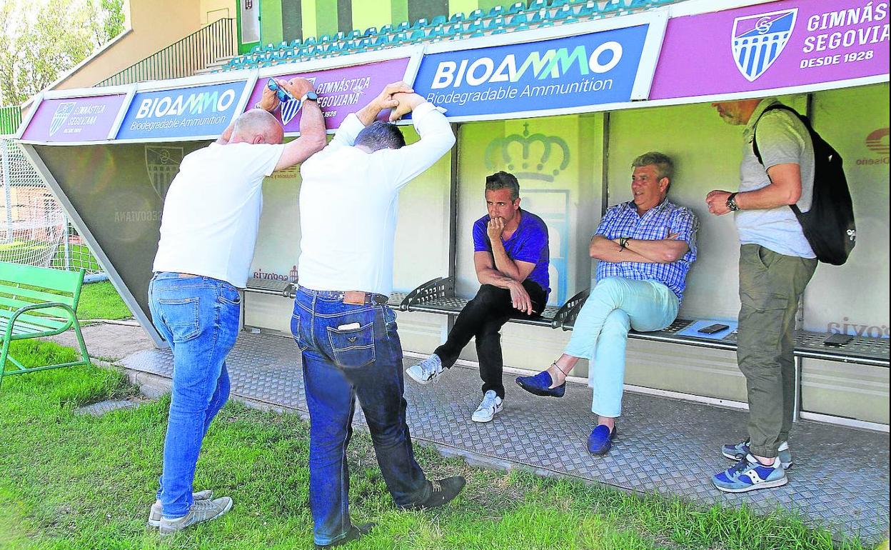 Momento de la reunión de la directiva sobre la petición de entradas a la Federación. 