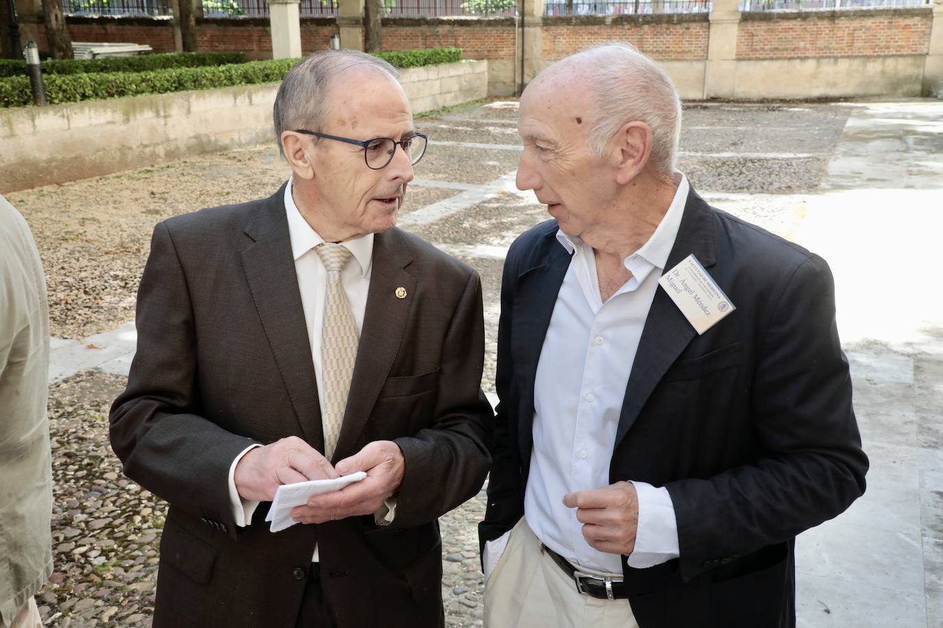 Fotos: Encuentro de la promoción 1964-1970 de la Facultad de Medicina de la UVA