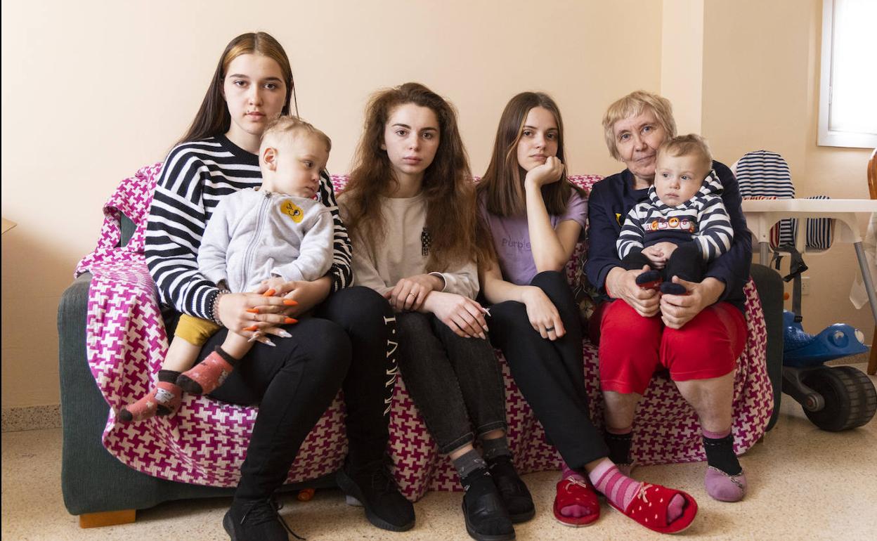 Ruslana y su familia, tras llegar a Viana en abril y antes de volver a Alemania.