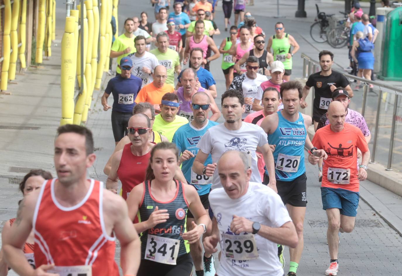 Fotos: La Carrera de La Antigua reúne a medio millar de atletas en Valladolid (1/3)