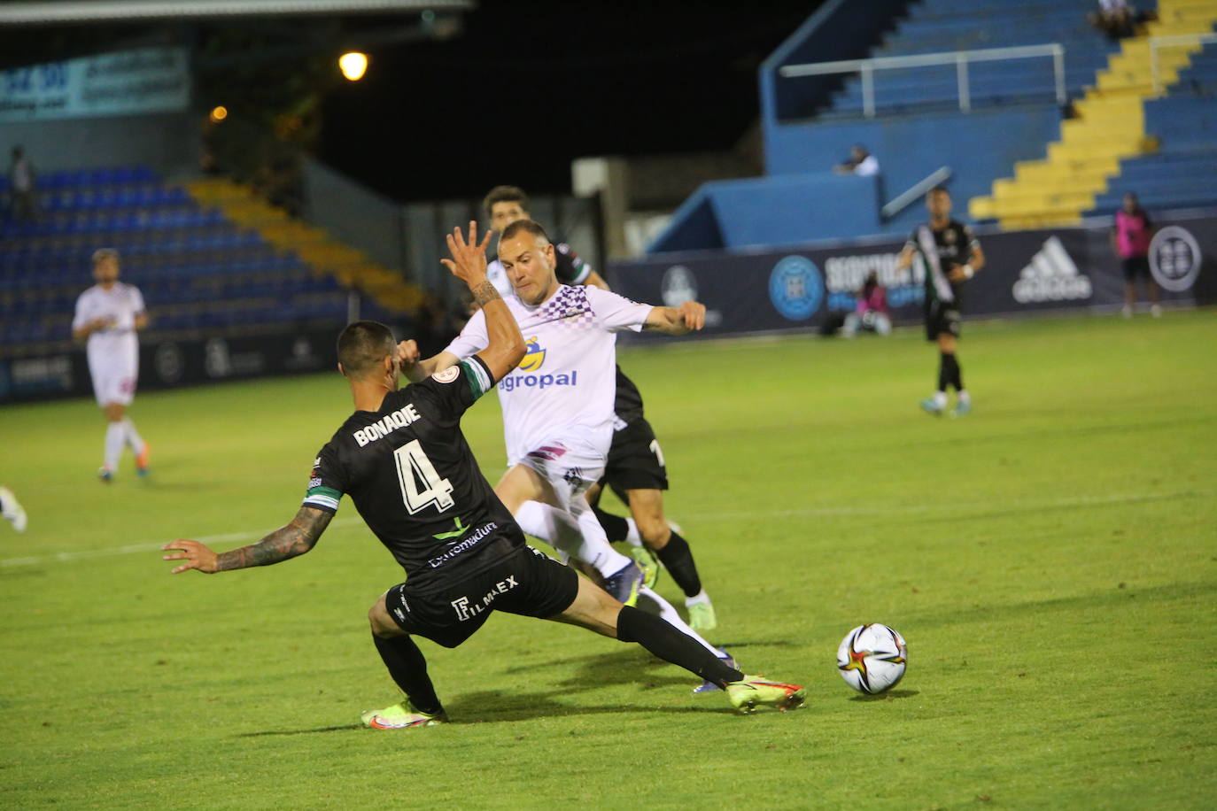 Fotos: Adiós al sueño del &#039;play off&#039; del Palencia Cristo