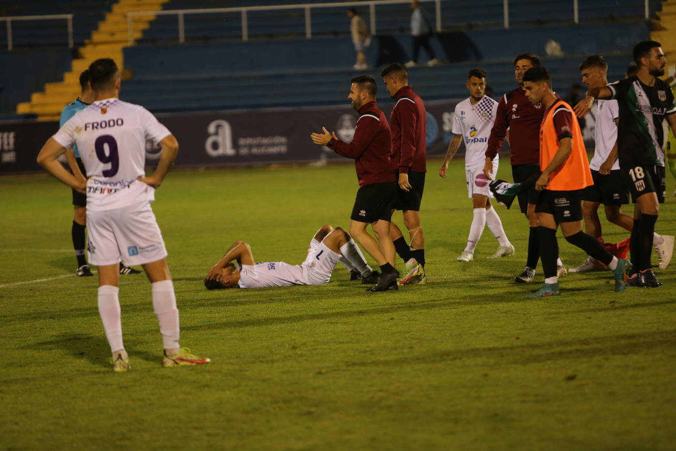 Fotos: Adiós al sueño del &#039;play off&#039; del Palencia Cristo