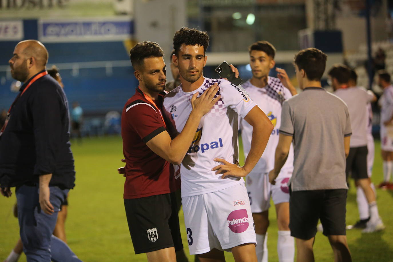 Fotos: Adiós al sueño del &#039;play off&#039; del Palencia Cristo