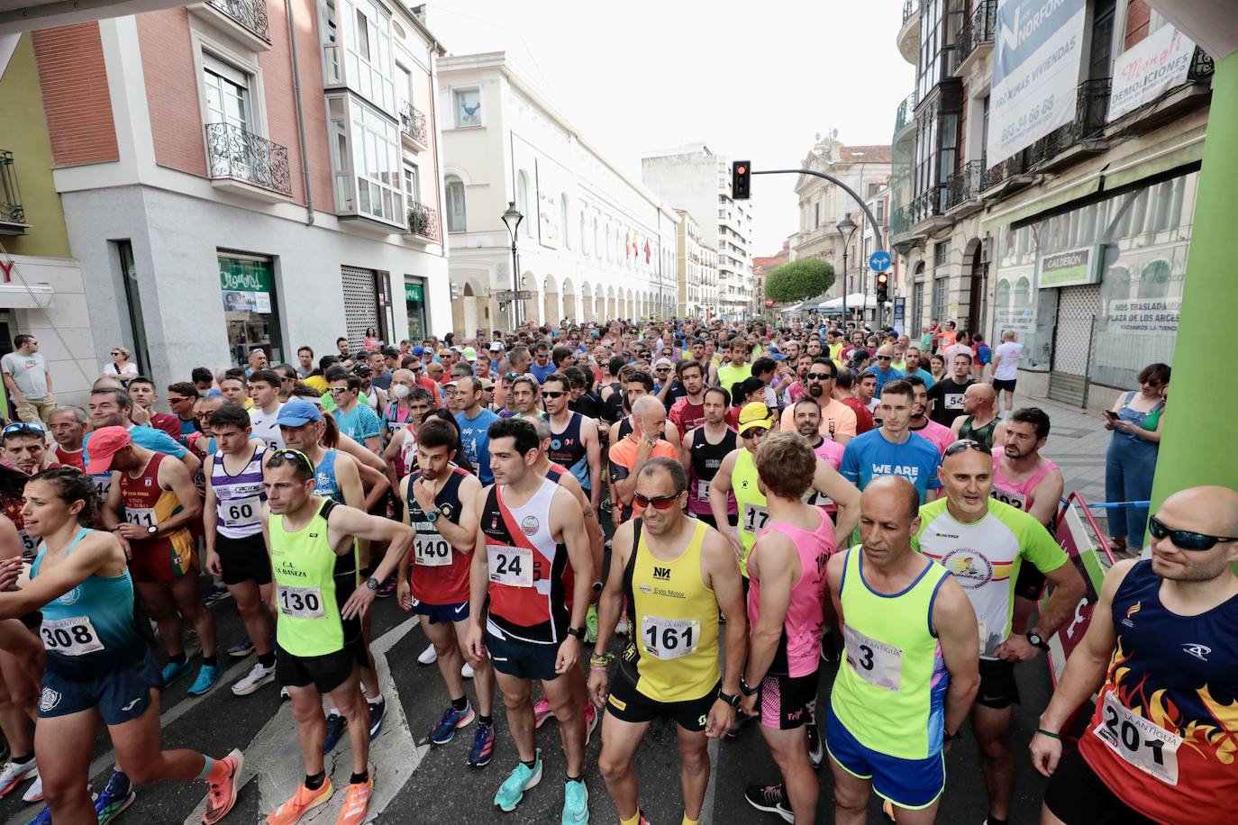 Fotos: La Carrera de La Antigua reúne a medio millar de atletas en Valladolid (2/3)