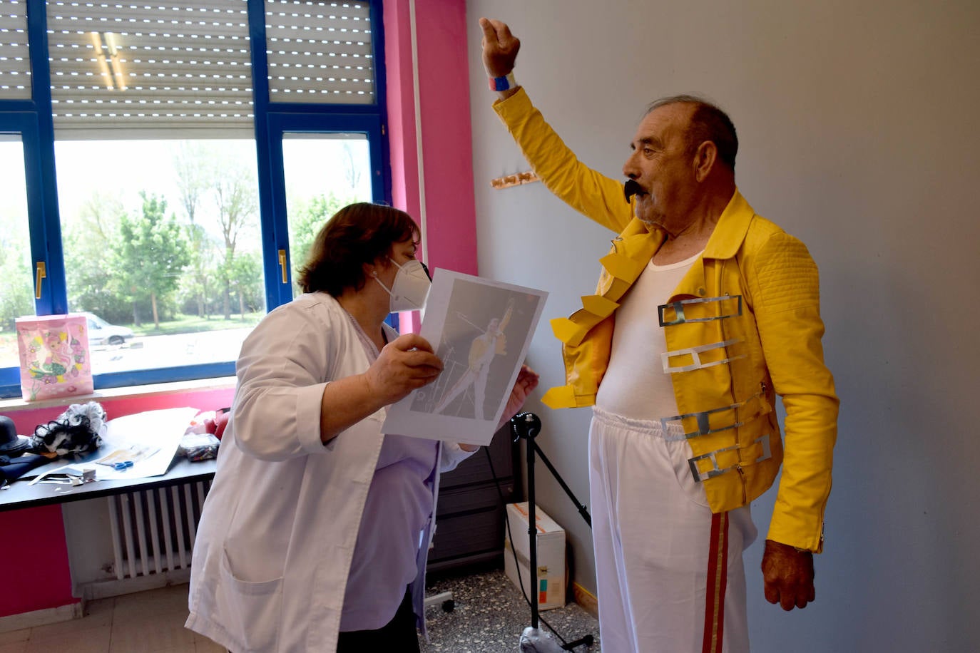 Toño se prepara para encarnar al mítico Freddy Mercury. 