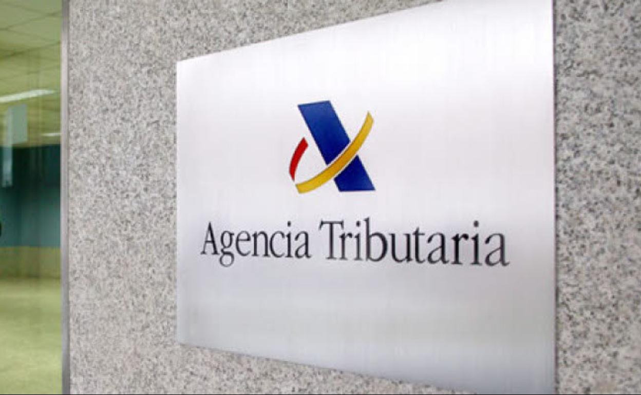 Cartel de la Agencia Tributaria. 