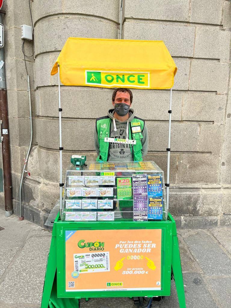 Jesús López García, vendedor del cupón premiado en Segovia.