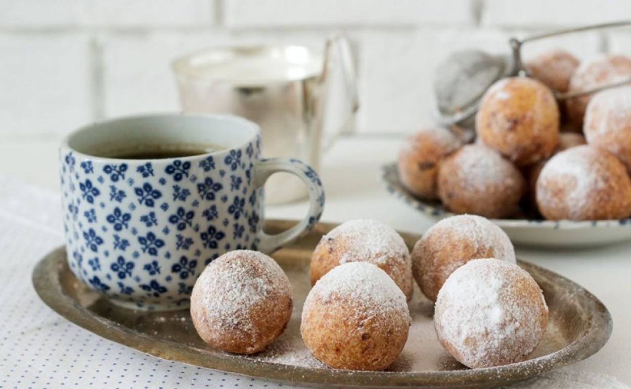 Los buñuelos, listos para tomar. 