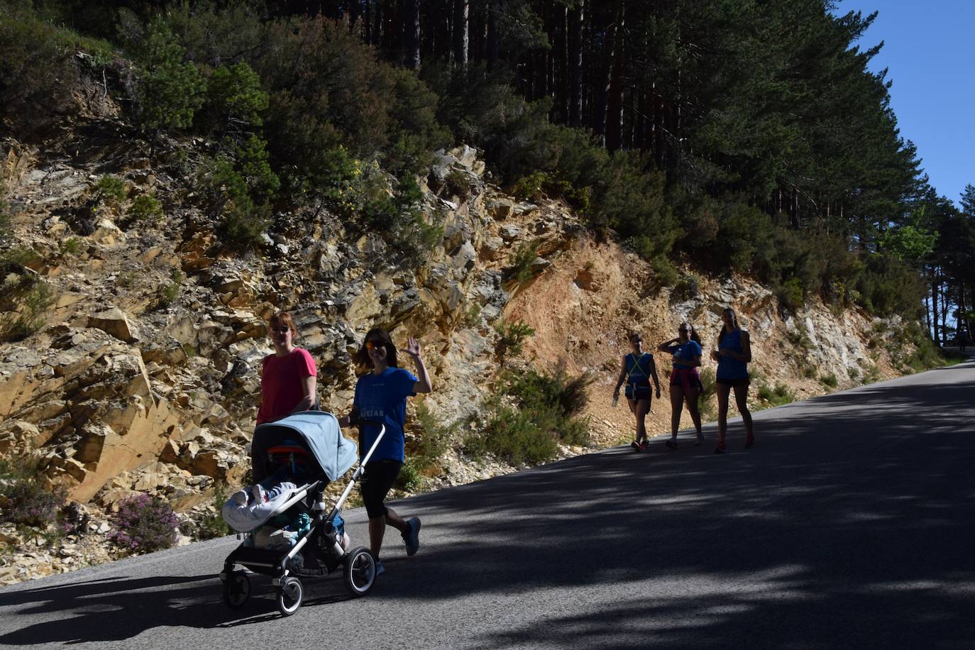 Fotos: Guardo recupera la participativa Marcha de Adecas
