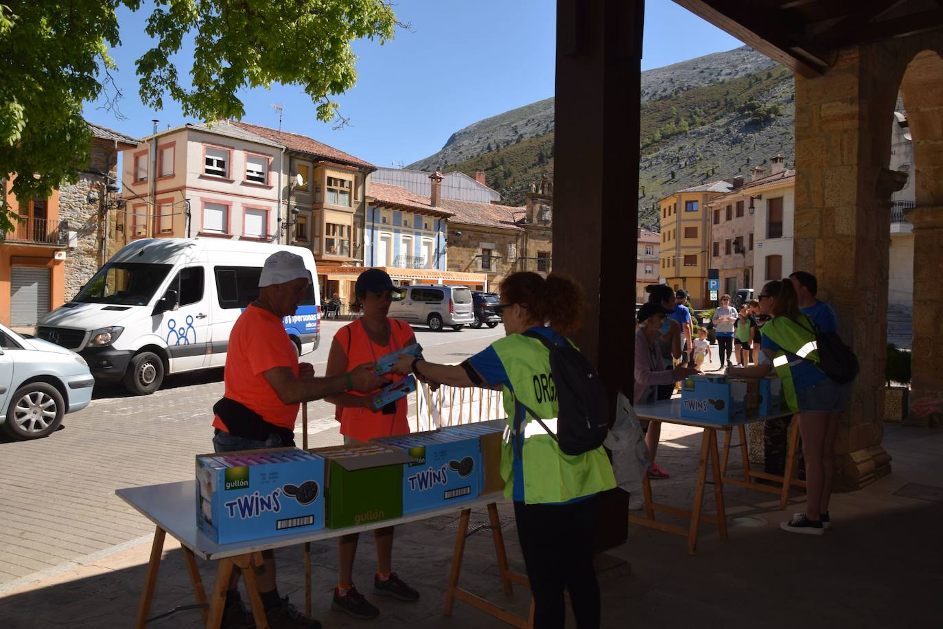 Fotos: Guardo recupera la participativa Marcha de Adecas