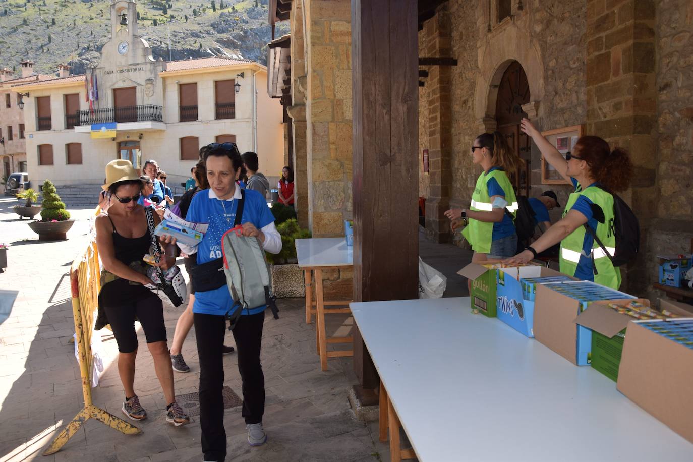Fotos: Guardo recupera la participativa Marcha de Adecas