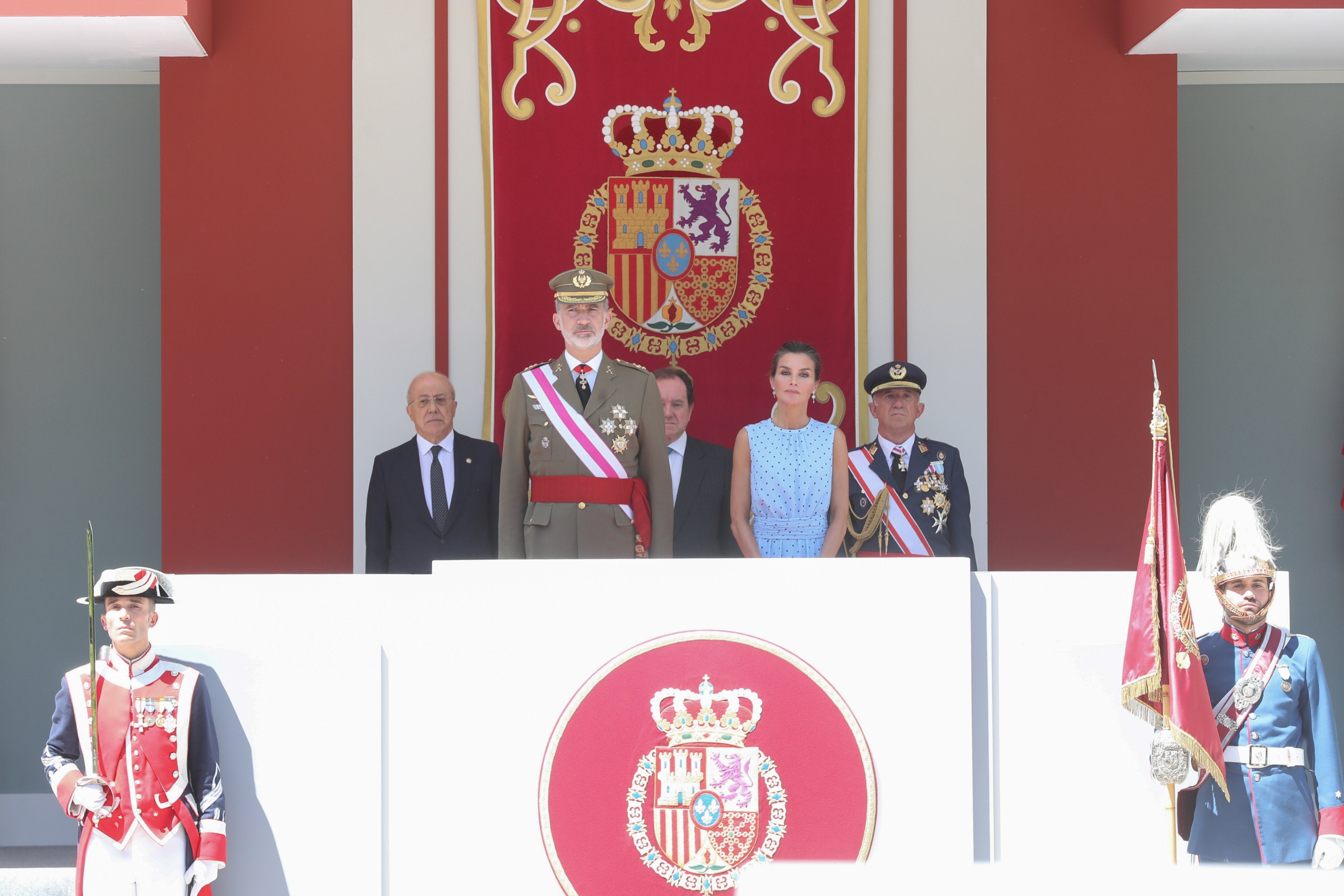 Los Reyes han presidido el Desfile de las Fuerzas Armadas en Huesca. 