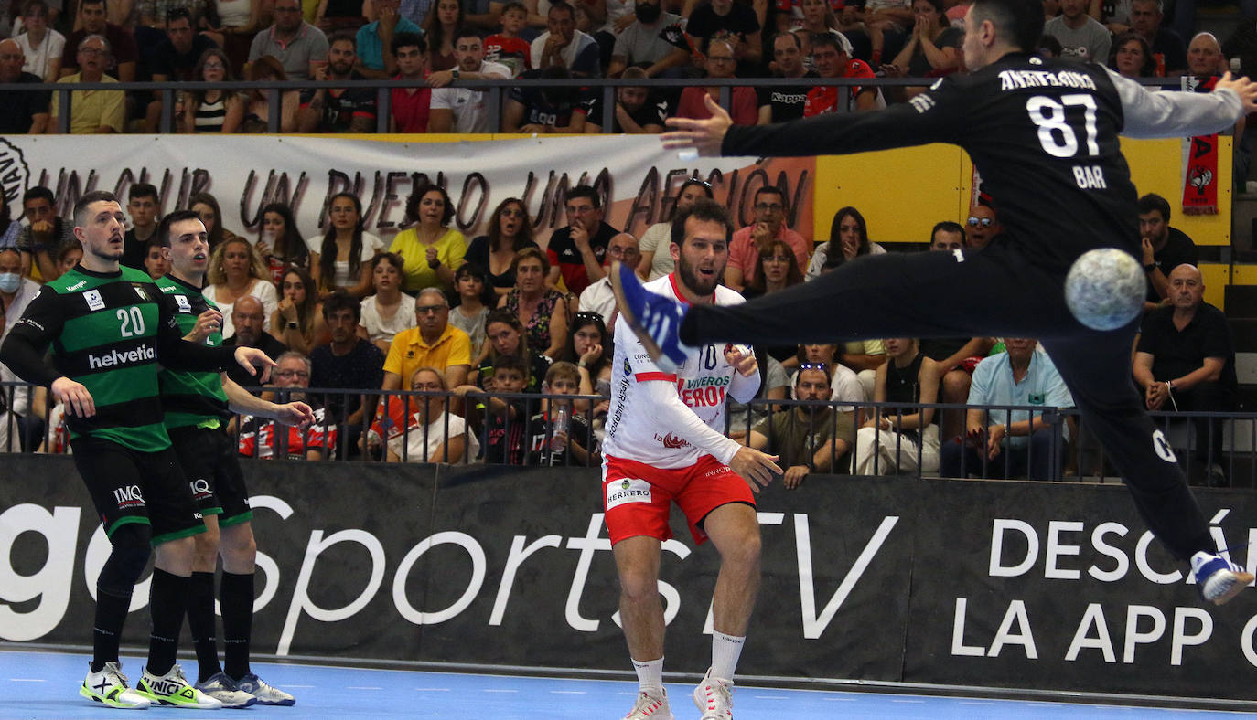 Derrota de Balonmano Nava ante Anaitasuna que le condena al descenso 