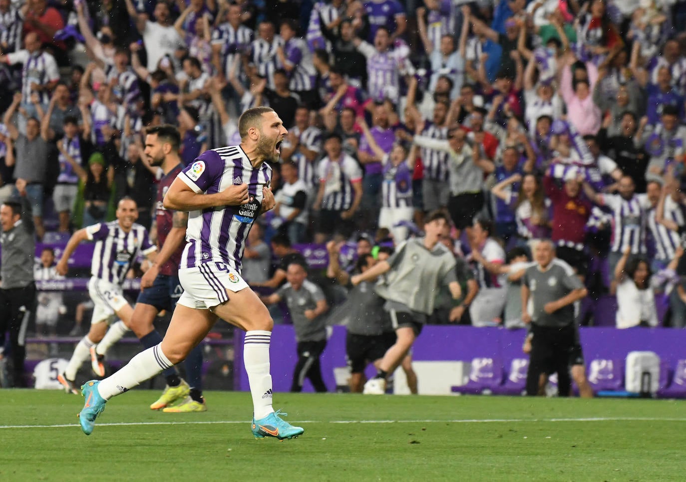 Real Valladolid 3-0 Huesca. 