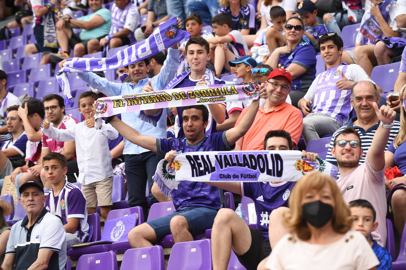 Fotos: Real Valladolid-Huesca. Búscate en la grada (4/8)