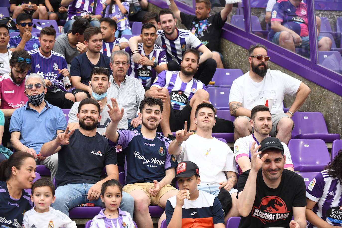 Fotos: Real Valladolid-Huesca. Búscate en la grada (4/8)