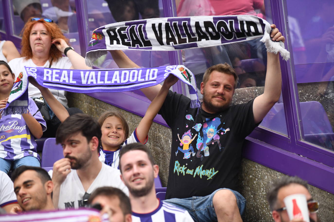 Fotos: Real Valladolid-Huesca. Búscate en la grada (4/8)