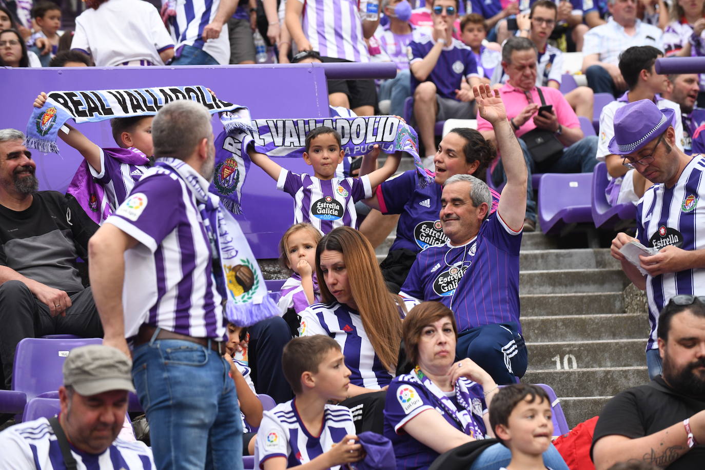 Fotos: Real Valladolid-Huesca. Búscate en la grada (4/8)