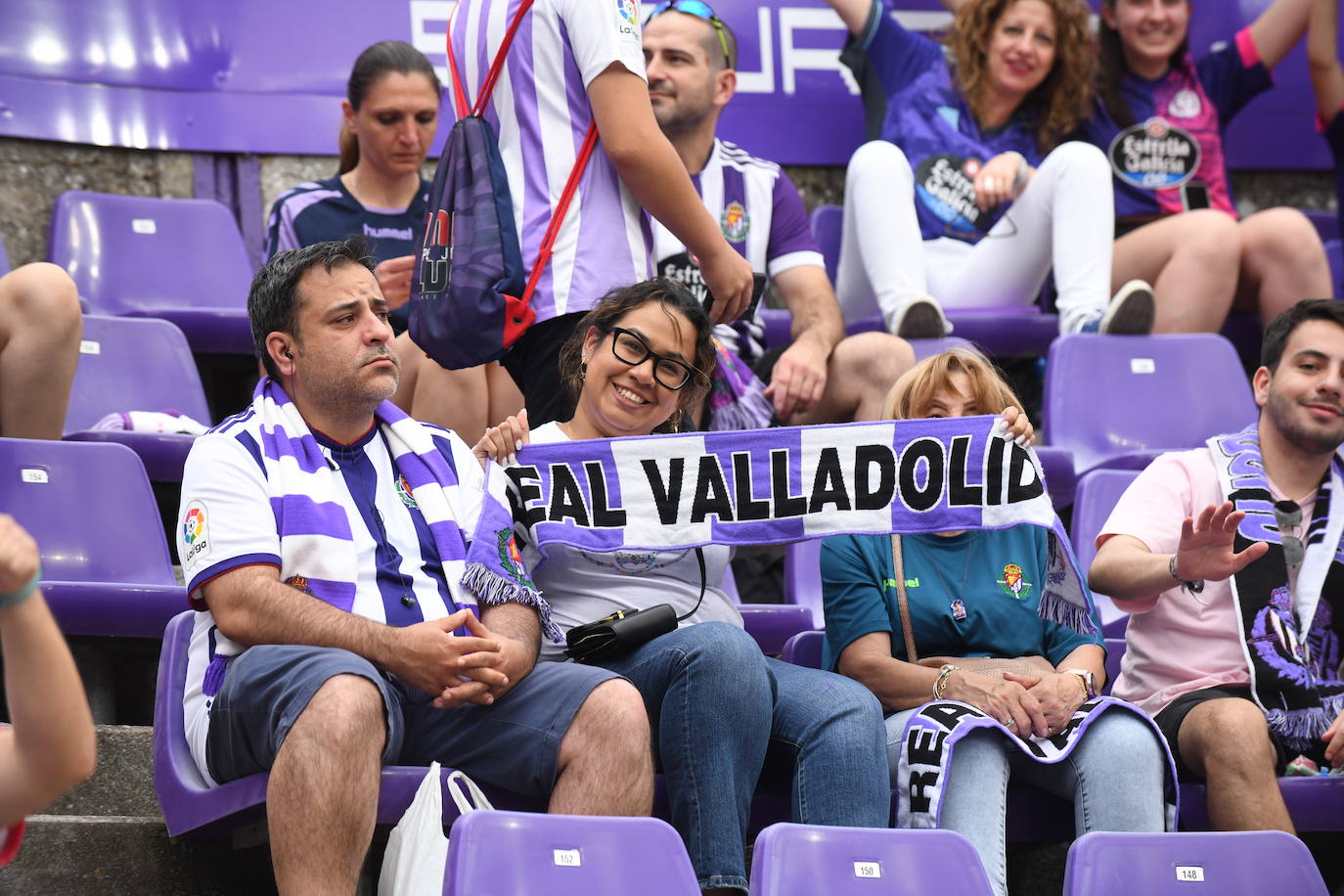 Fotos: Real Valladolid-Huesca. Búscate en la grada (5/8)