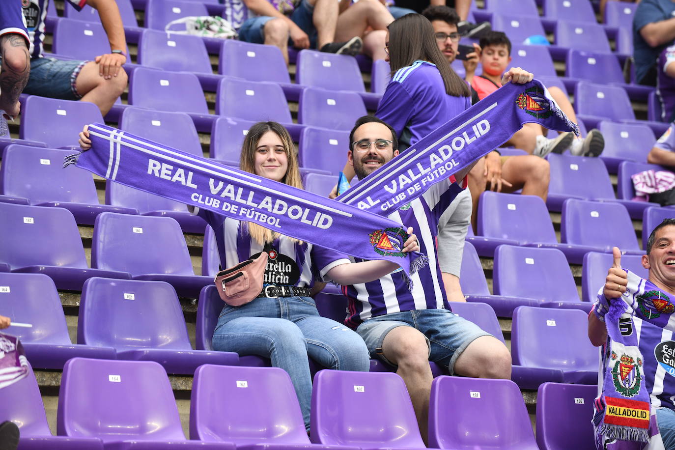 Fotos: Real Valladolid-Huesca. Búscate en la grada (1/8)