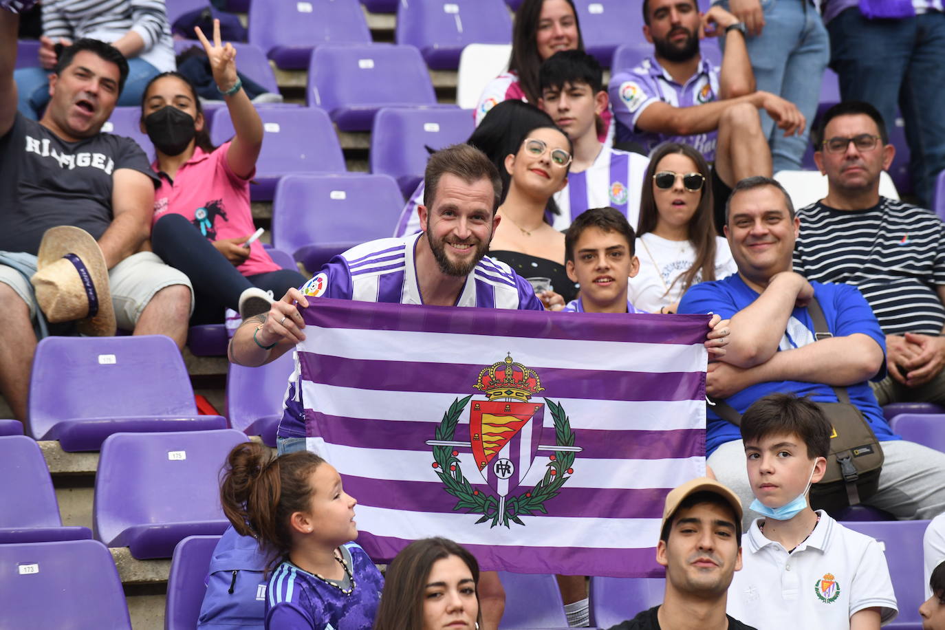 Fotos: Real Valladolid-Huesca. Búscate en la grada (5/8)