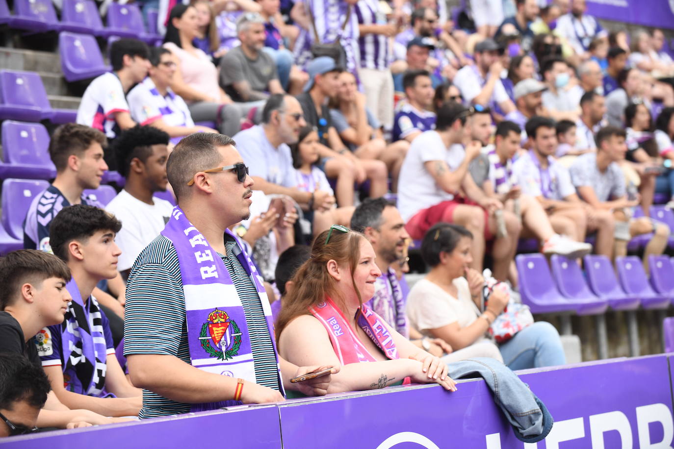 Fotos: Real Valladolid-Huesca. Búscate en la grada (5/8)