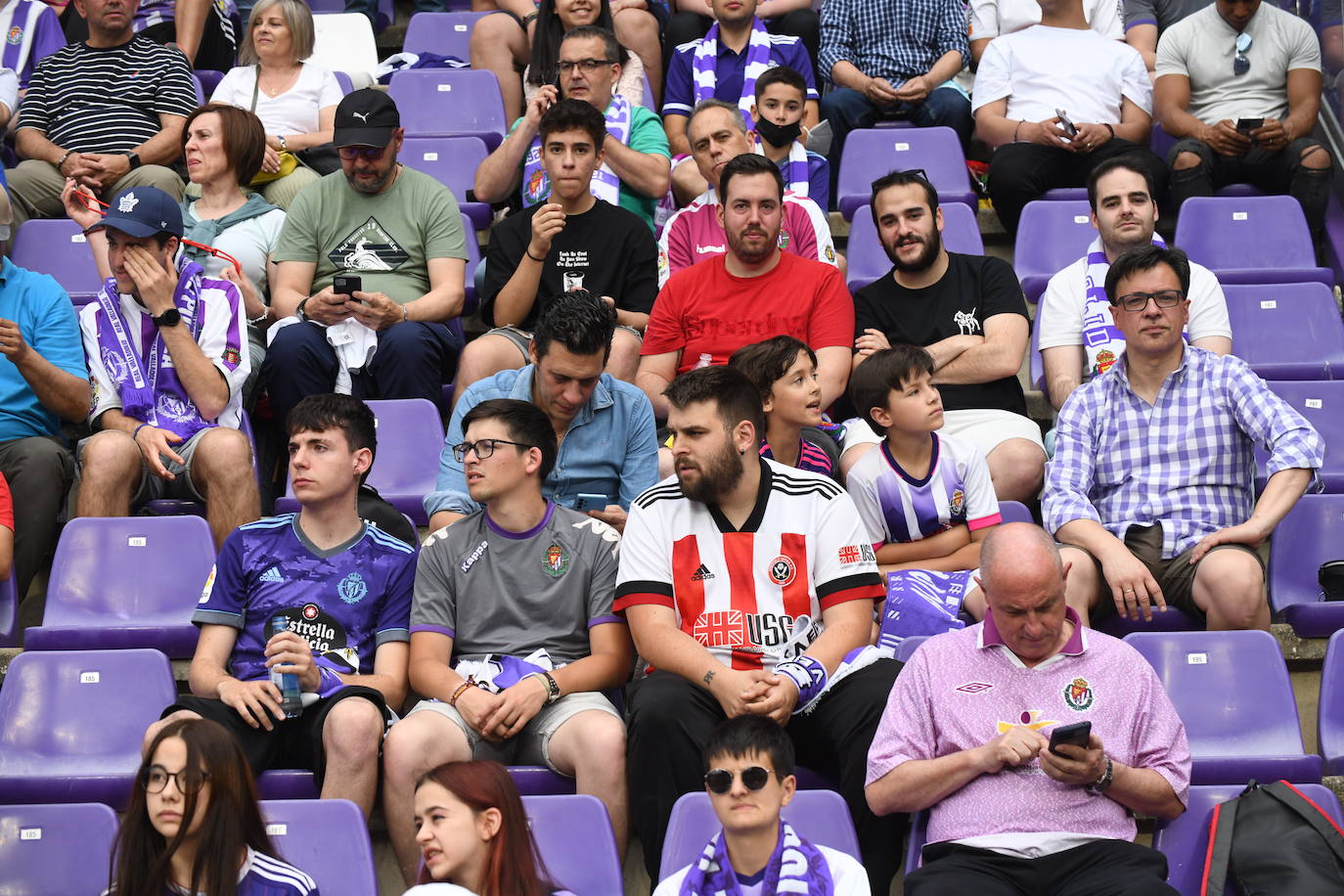 Fotos: Real Valladolid-Huesca. Búscate en la grada (6/8)