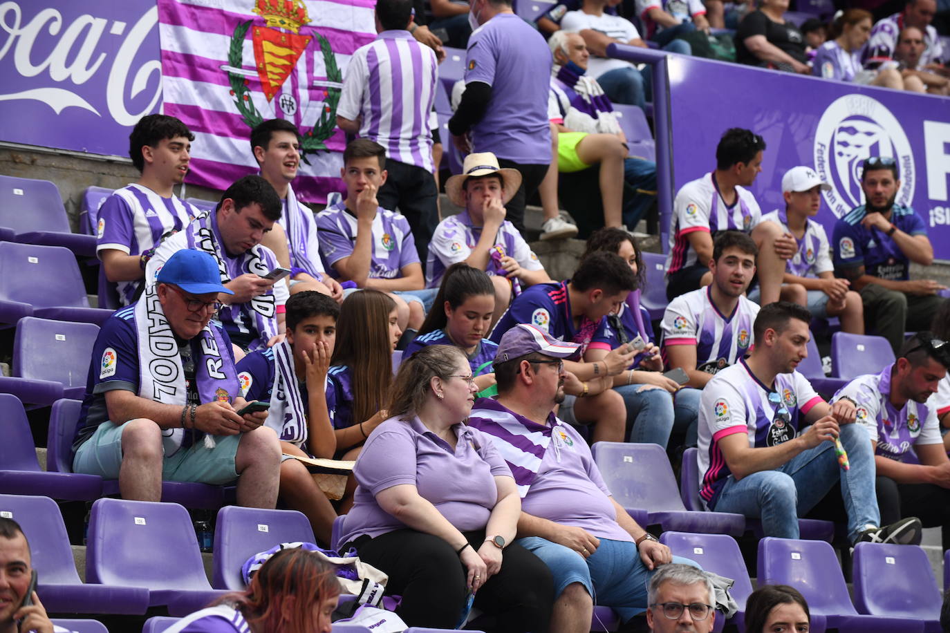 Fotos: Real Valladolid-Huesca. Búscate en la grada (6/8)