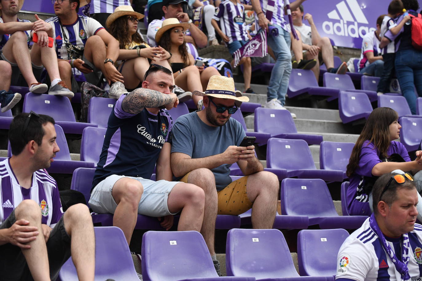 Fotos: Real Valladolid-Huesca. Búscate en la grada (7/8)