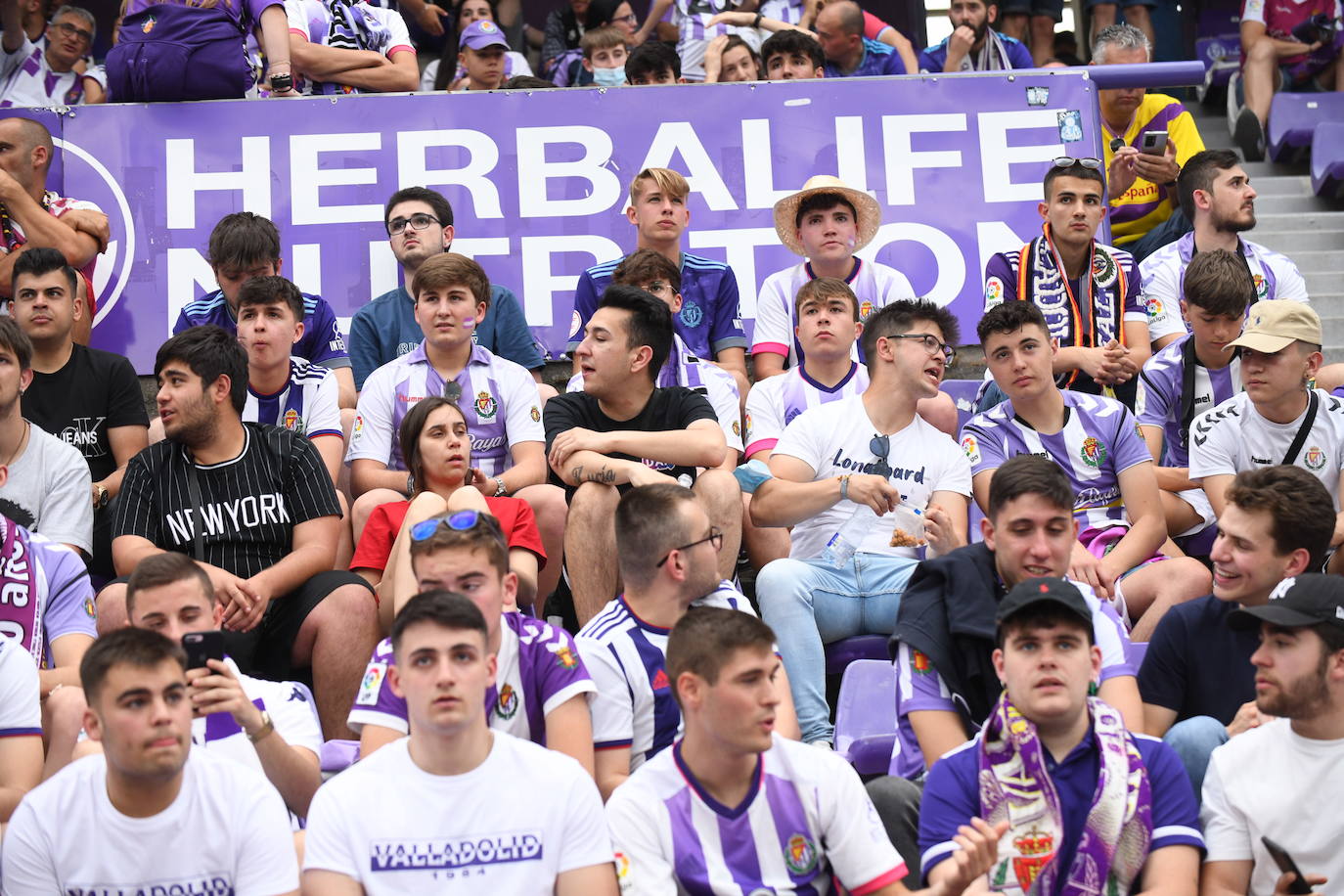 Fotos: Real Valladolid-Huesca. Búscate en la grada (7/8)