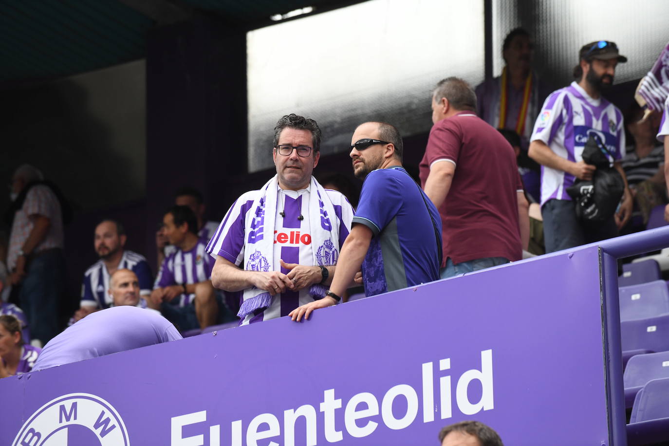 Fotos: Real Valladolid-Huesca. Búscate en la grada (1/8)