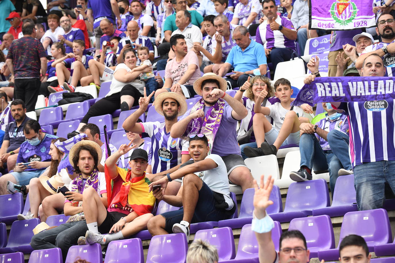 Fotos: Real Valladolid-Huesca. Búscate en la grada (1/8)