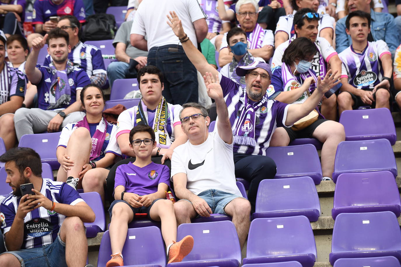 Fotos: Real Valladolid-Huesca. Búscate en la grada (3/8)