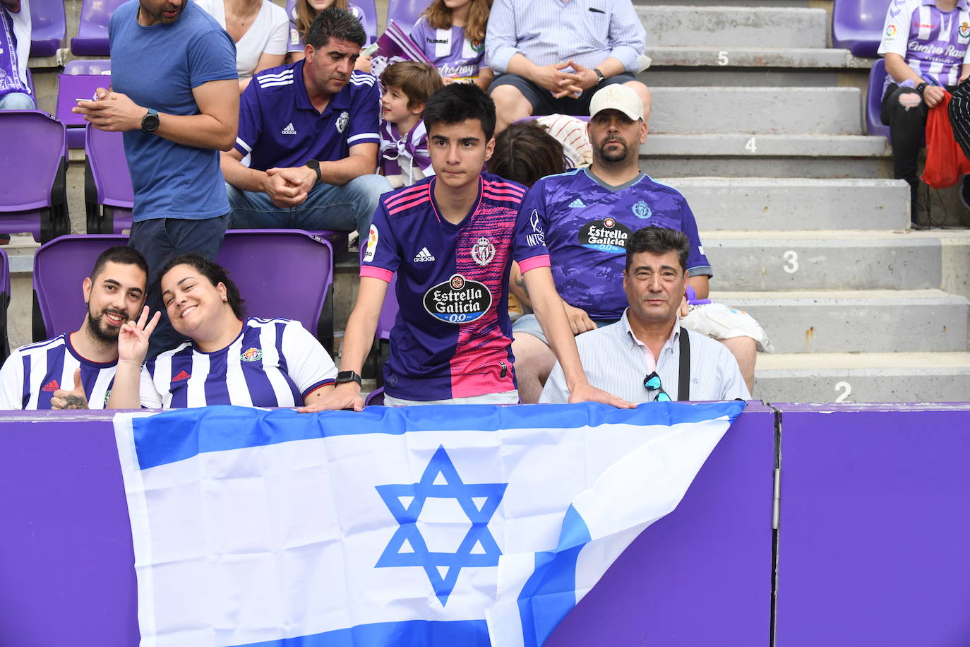 Fotos: Real Valladolid-Huesca. Búscate en la grada (3/8)