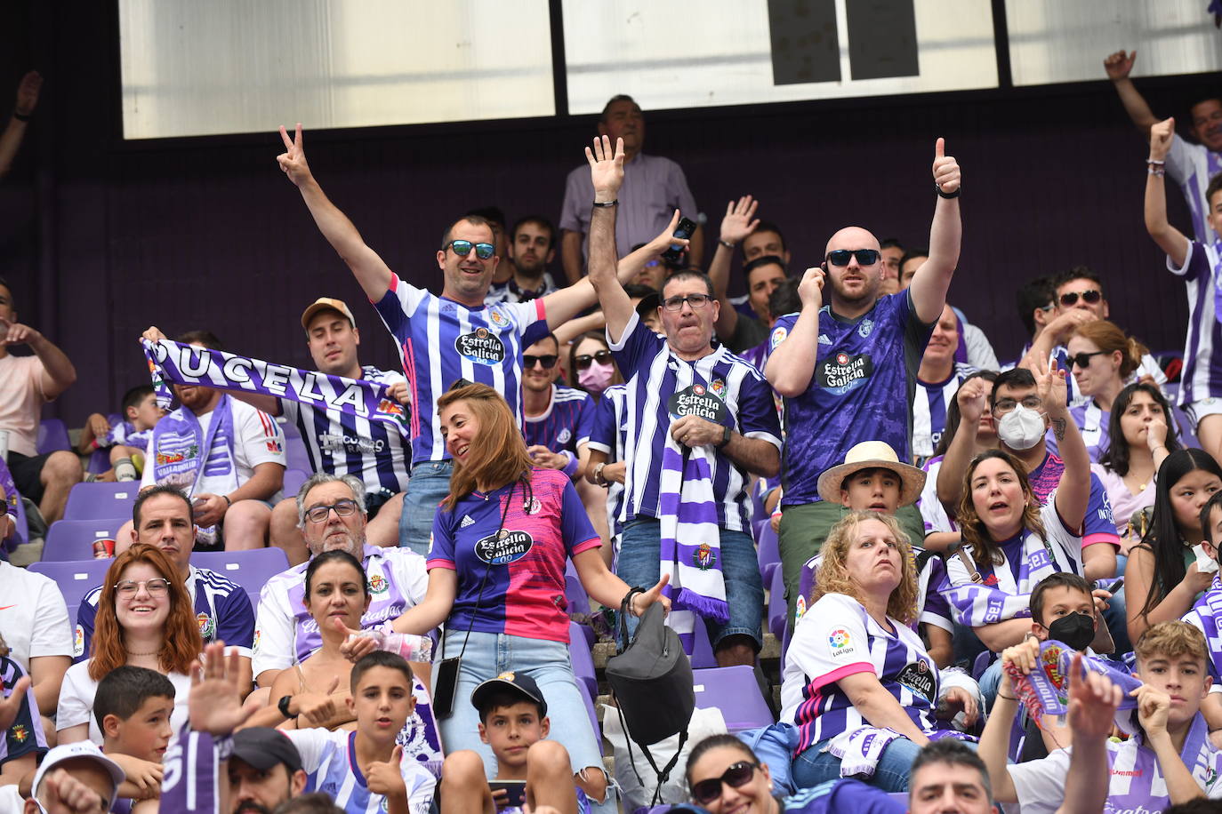 Fotos: Real Valladolid-Huesca. Búscate en la grada (3/8)