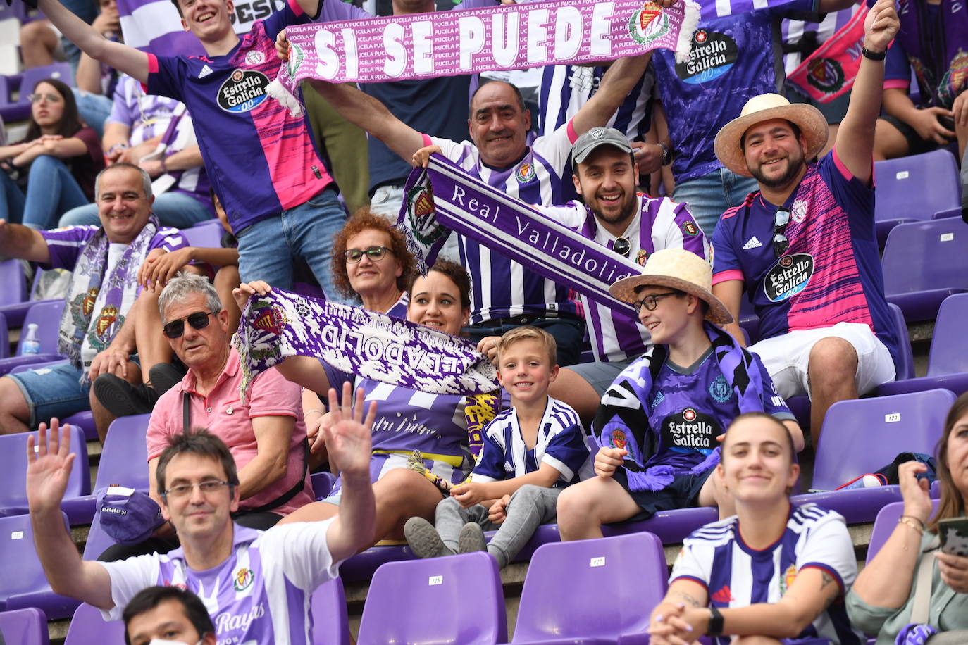 Fotos: Real Valladolid-Huesca. Búscate en la grada (3/8)