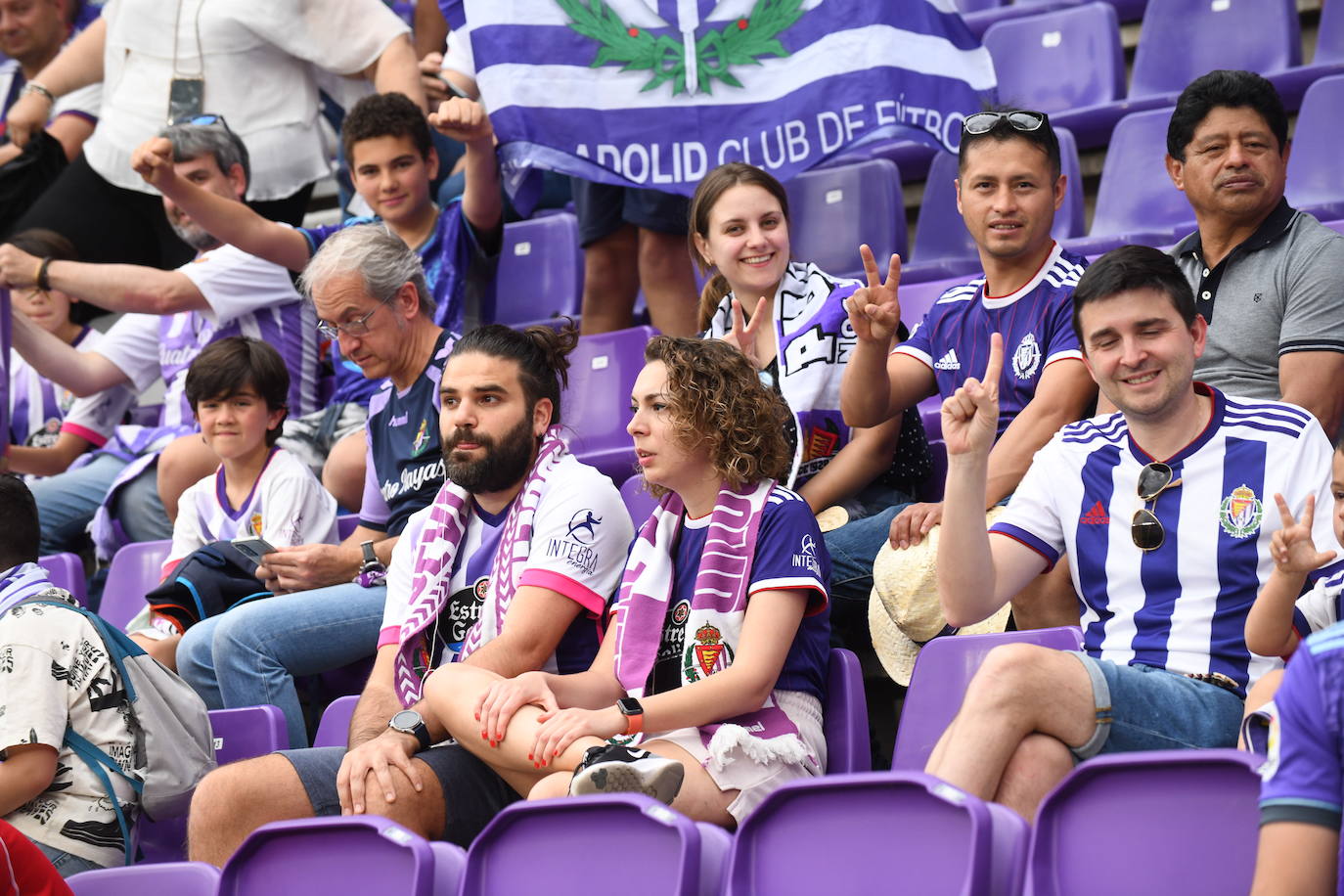 Fotos: Real Valladolid-Huesca. Búscate en la grada (3/8)