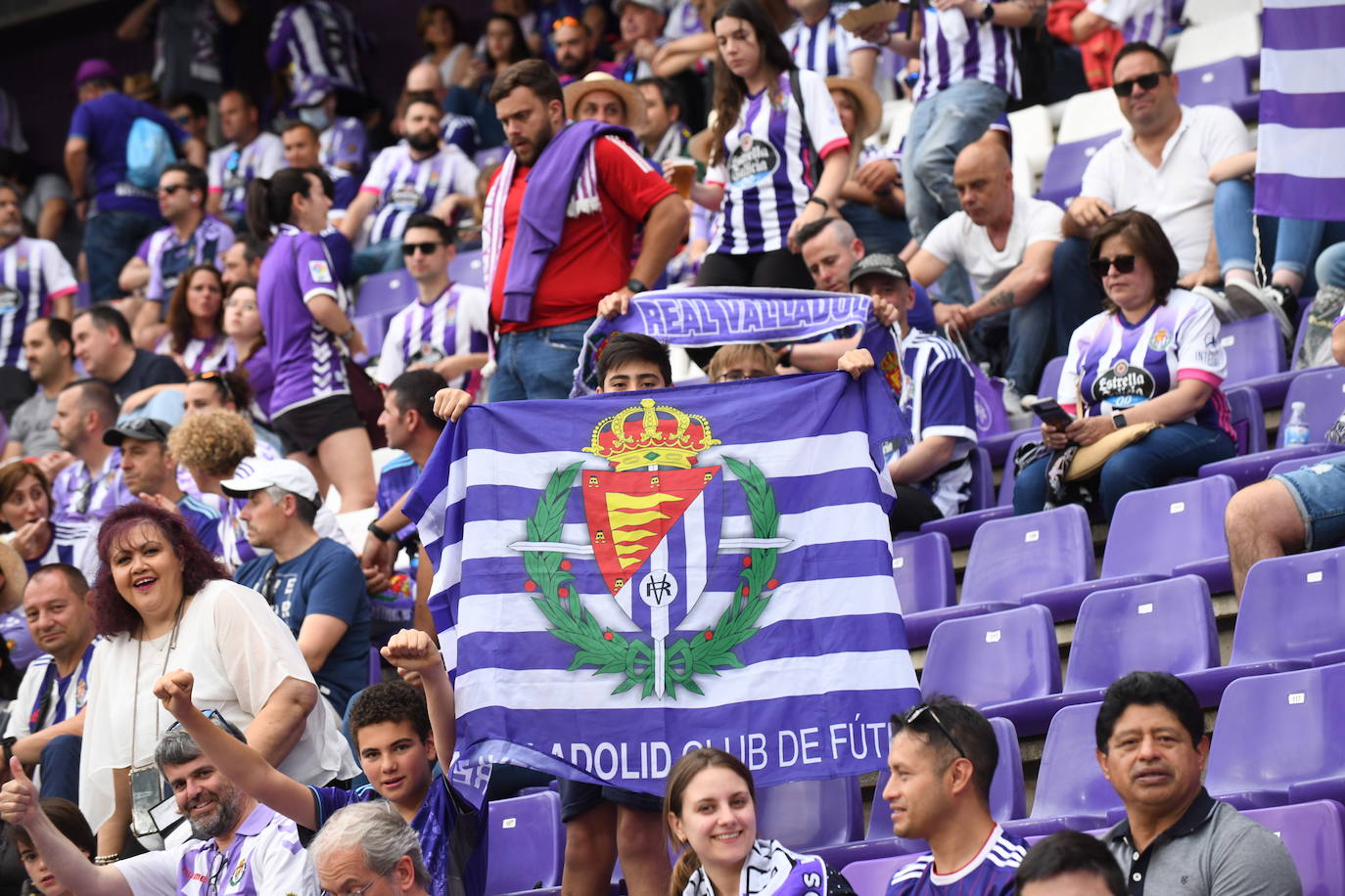 Fotos: Real Valladolid-Huesca. Búscate en la grada (4/8)